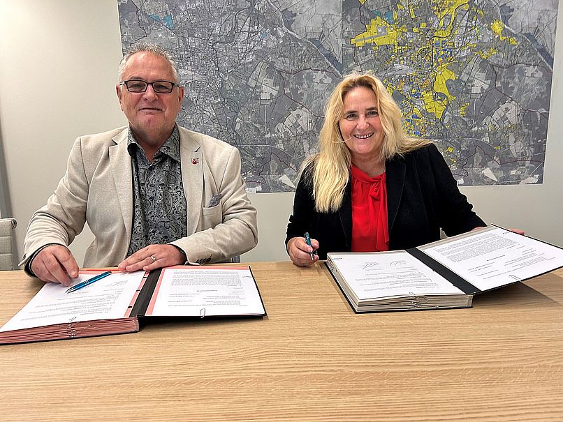 PeterDoell HeikeGensing unterzeichnenKoopvertrag web