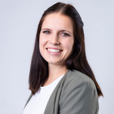 Mrs Laura Schubert