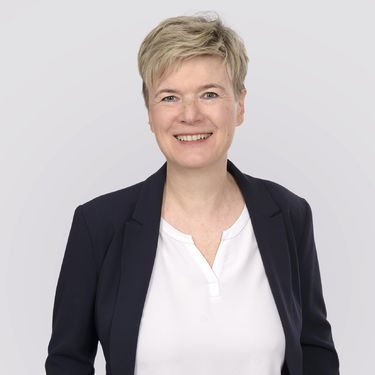 Mrs Silke Steiniger